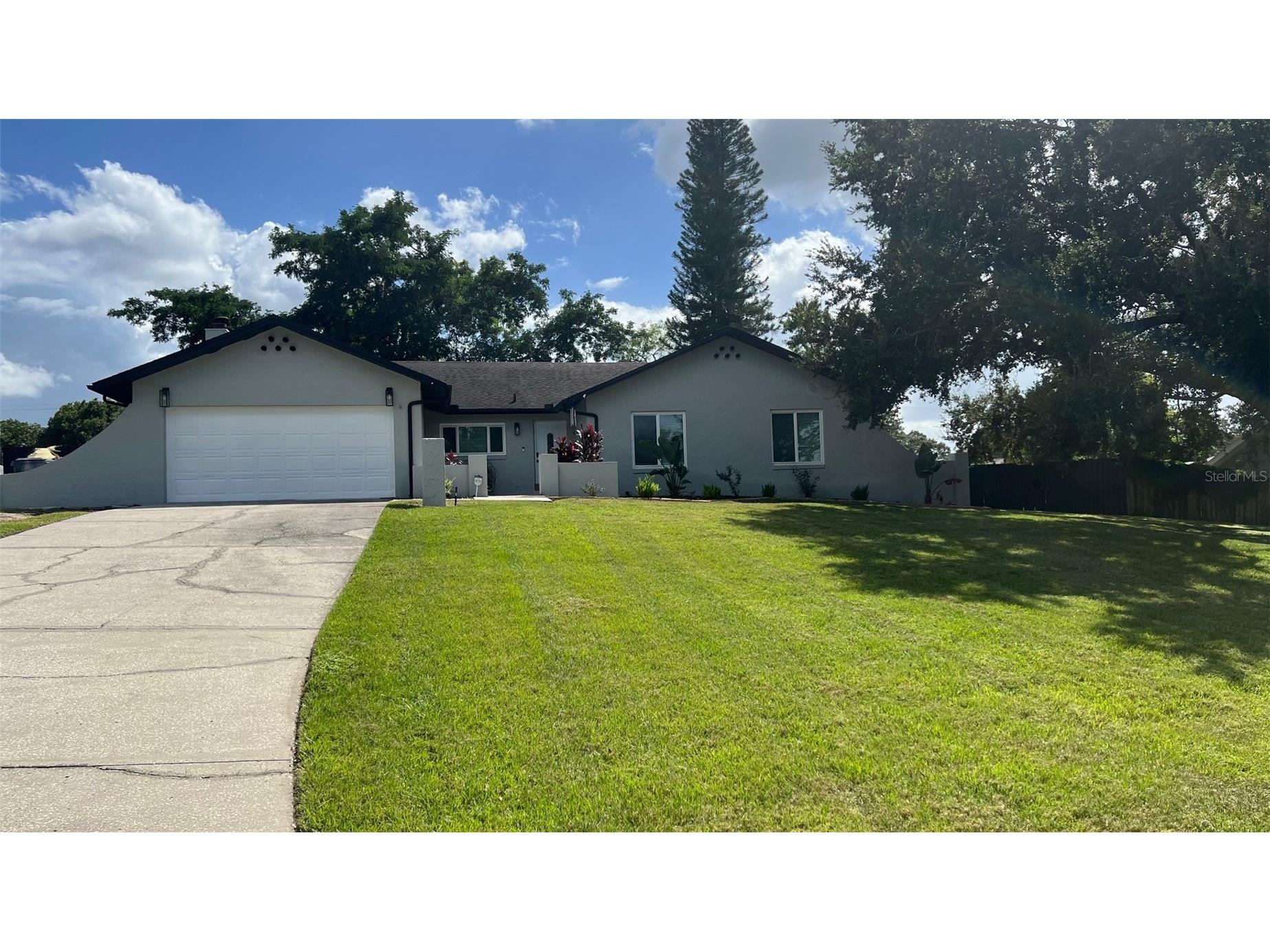 204 S Lake Mariam Drive Winter Haven FL 33884 P4936549 image1