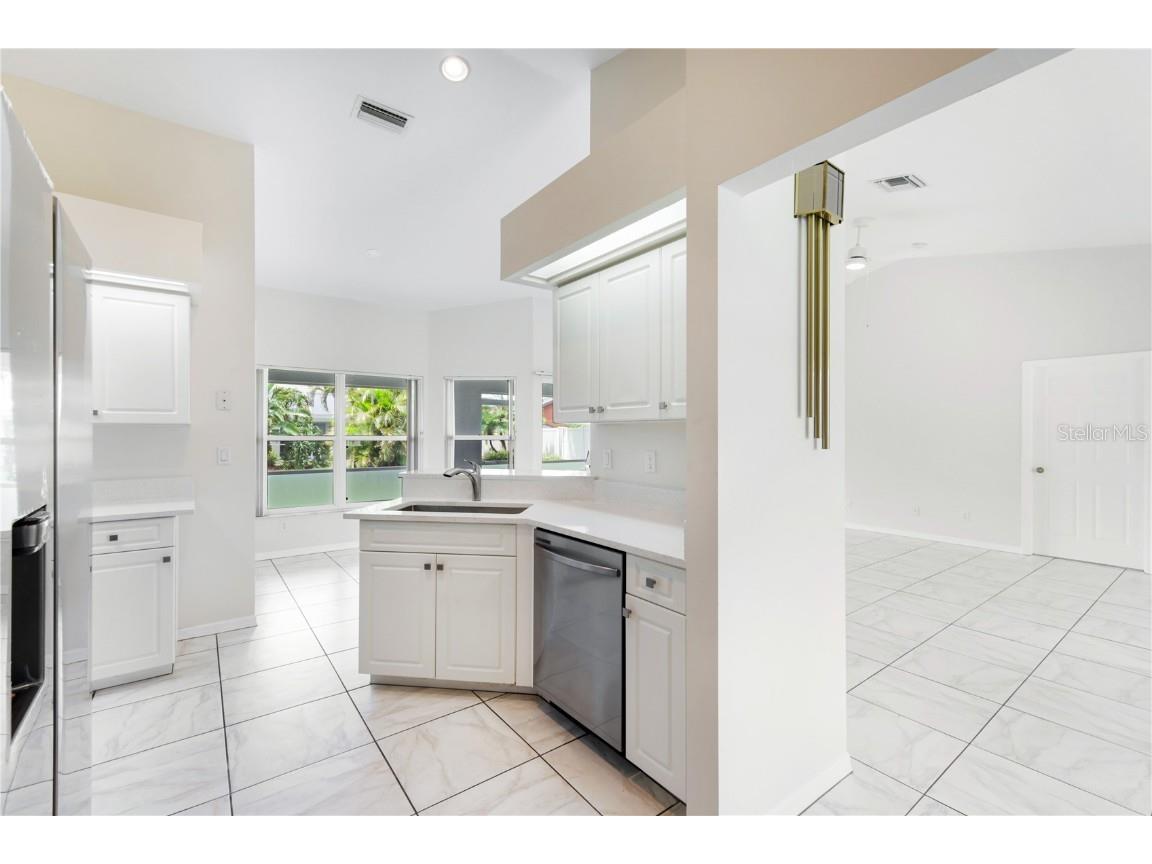 204 SE 19th Terrace Cape Coral FL 33990 A4657764 image9