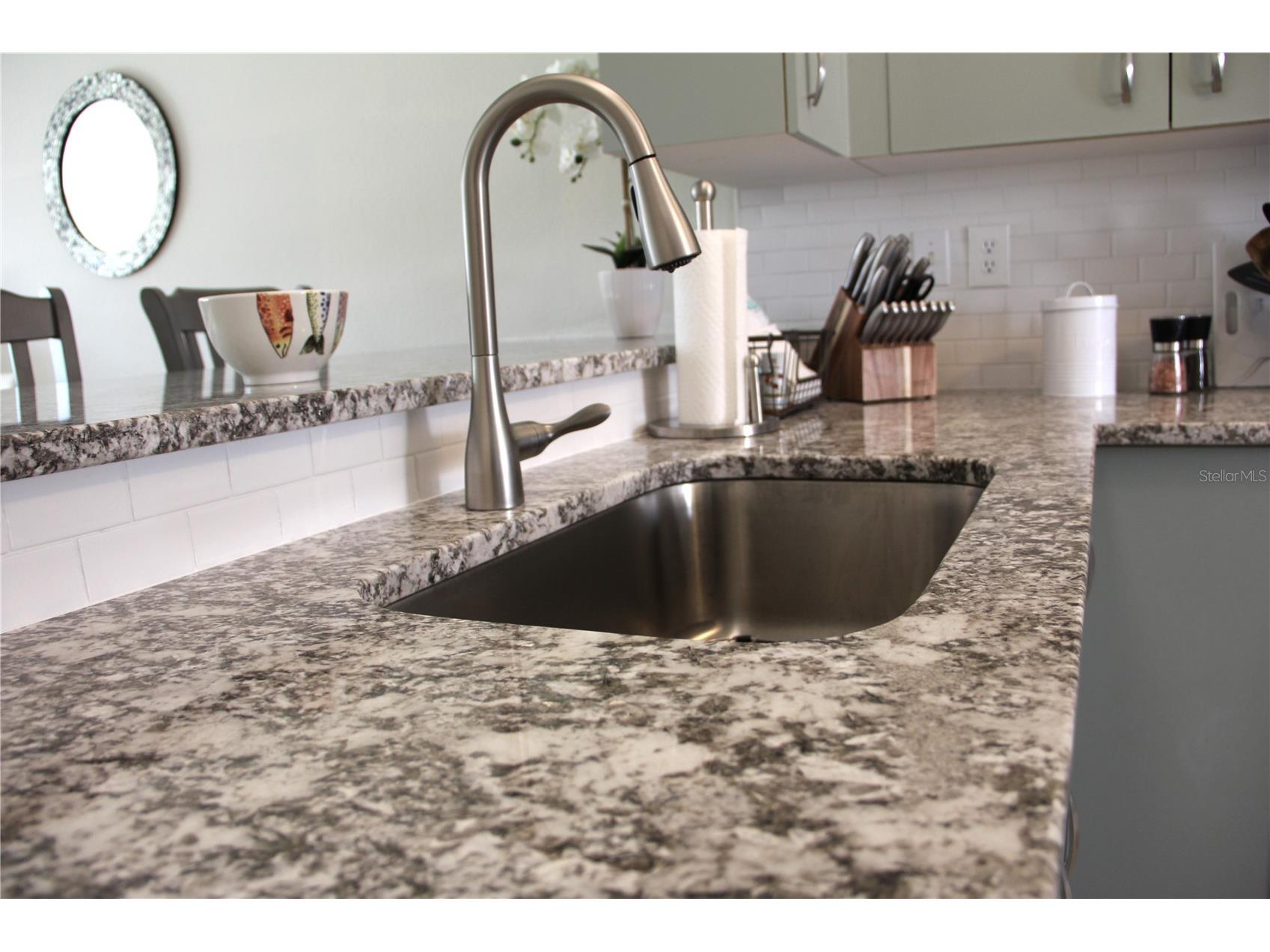 204 Silver Lake Drive #102 Venice FL 34292 A4685318 image16