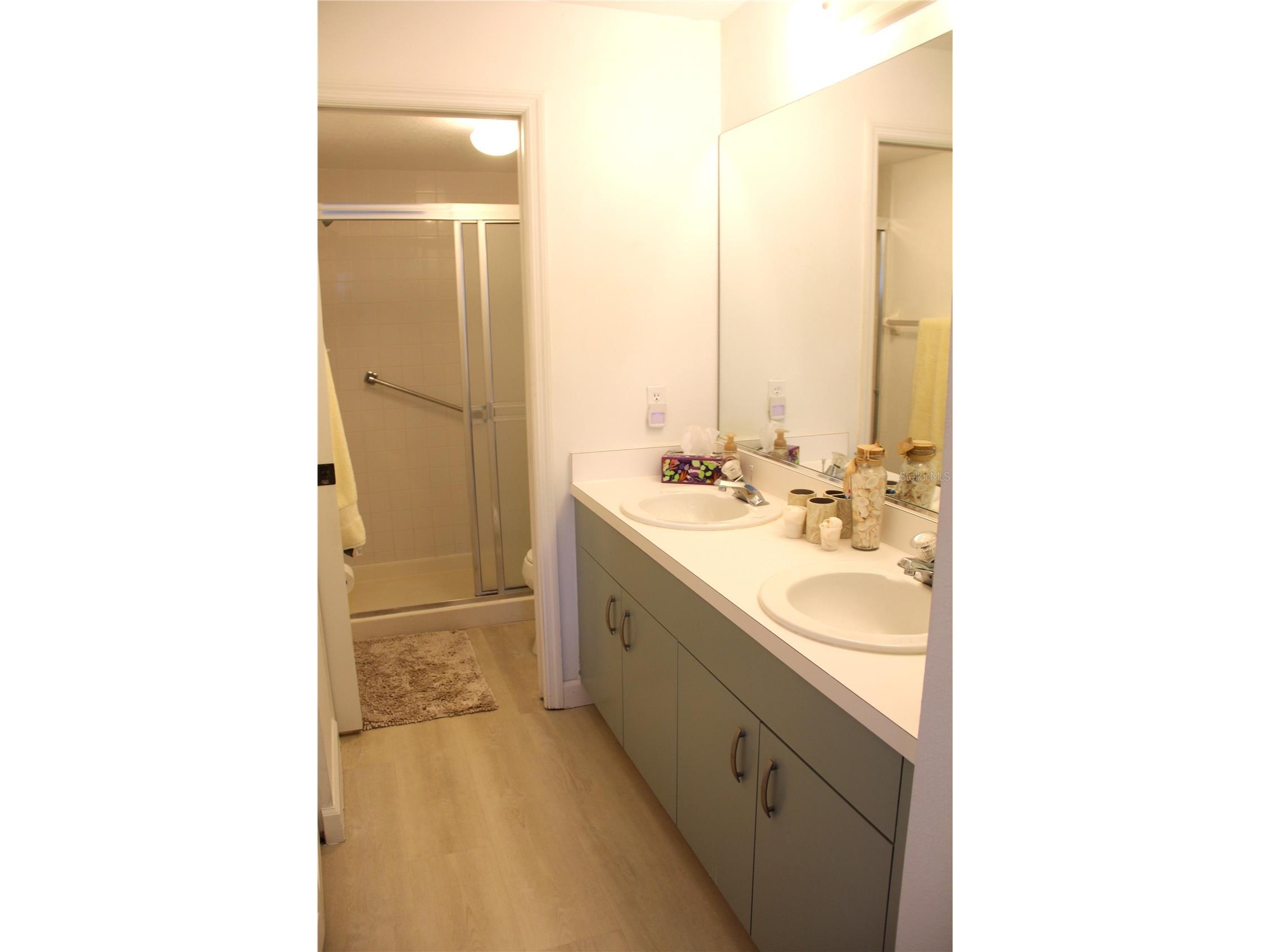 204 Silver Lake Drive #102 Venice FL 34292 A4685318 image27