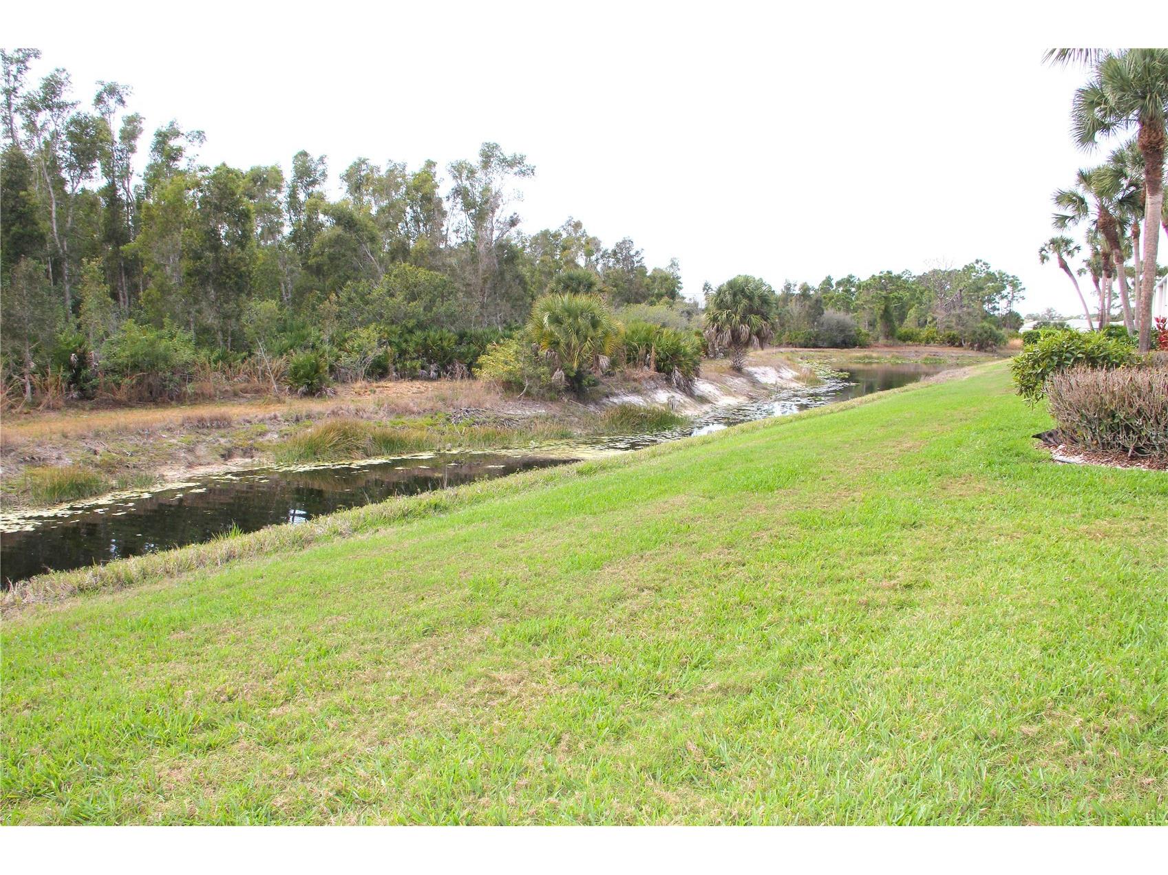 204 Silver Lake Drive #102 Venice FL 34292 A4685318 image9