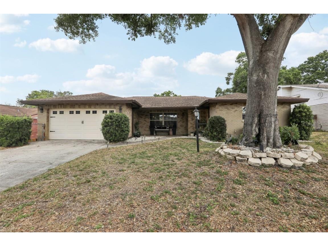 204 Valley Drive Brandon FL 33510 TB8375482 image1