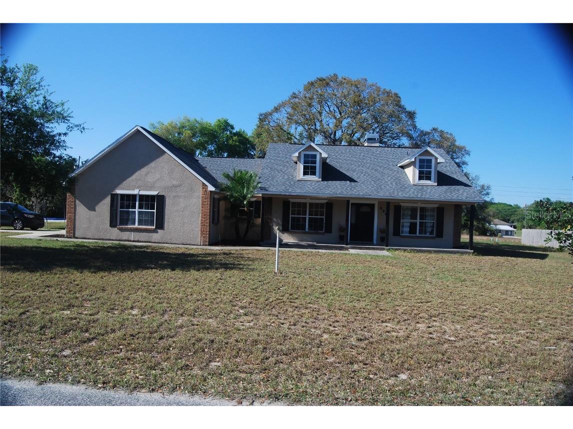 204 W Holly Street Howey In The Hills FL 34737 - LITTLE LAKE HARRIS G5066143 image1