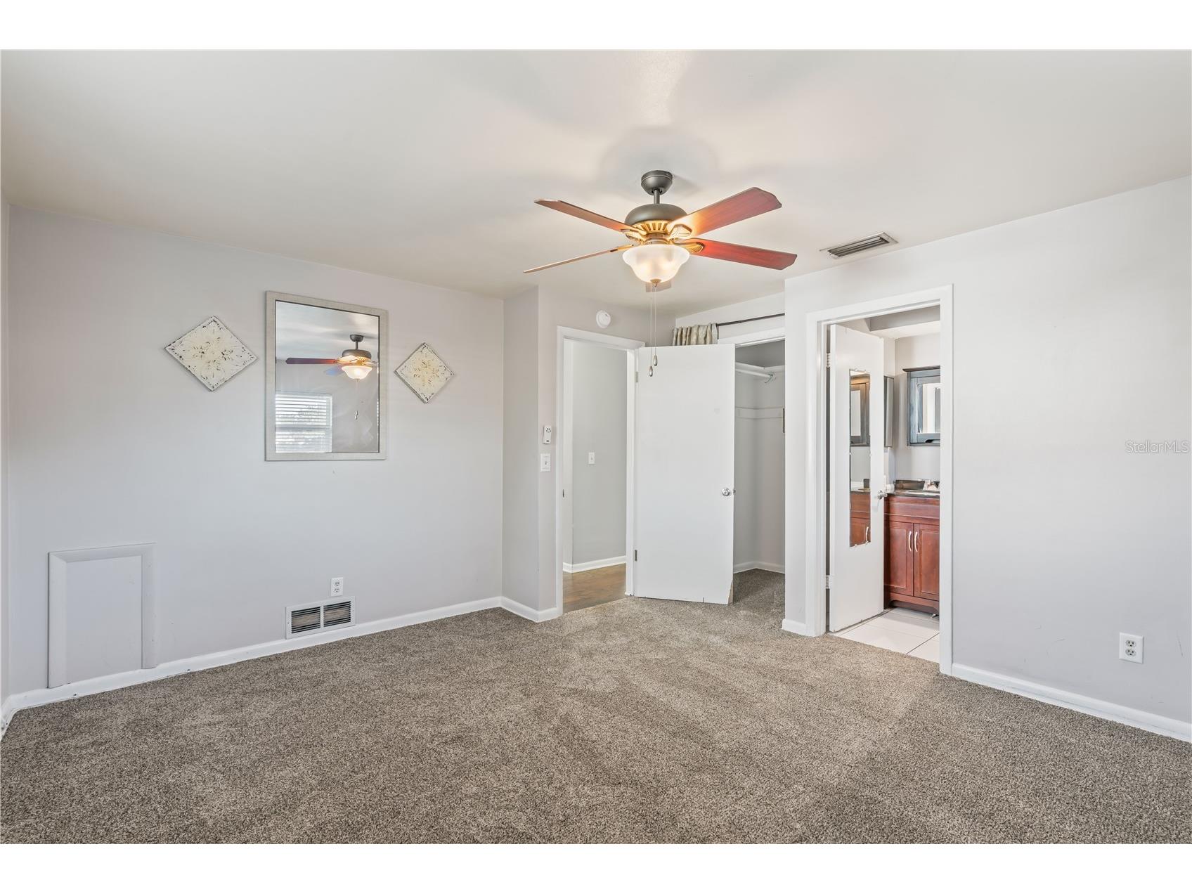 2040 Forest Drive Clearwater FL 33763 TB8463647 image17