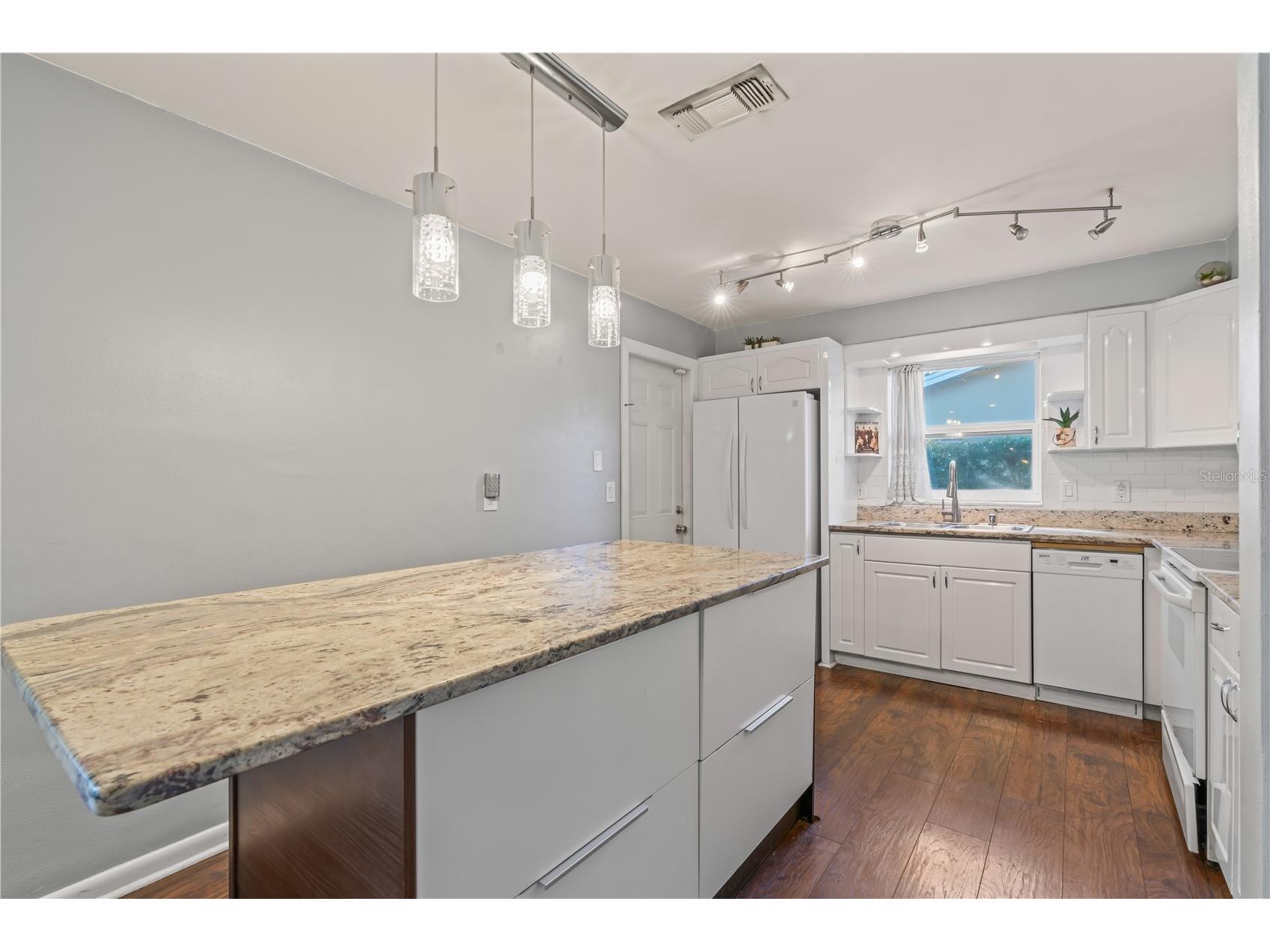 2040 Forest Drive Clearwater FL 33763 TB8463647 image9