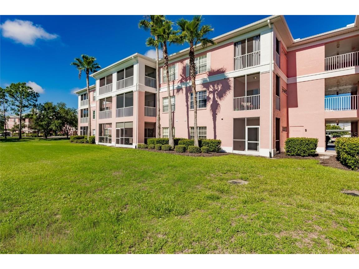 2040 Willow Hammock Circle #105 Punta Gorda FL 33983 A4615100 image1