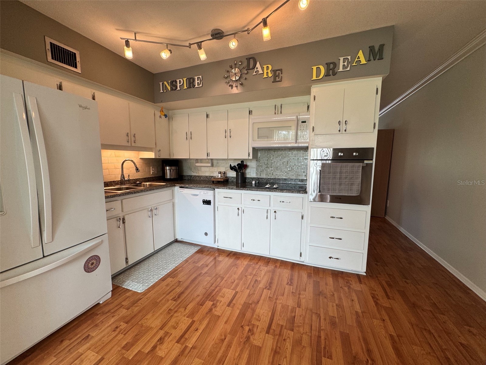 2040 World Parkway Boulevard #34 Clearwater FL 33763 TB8506957 image6