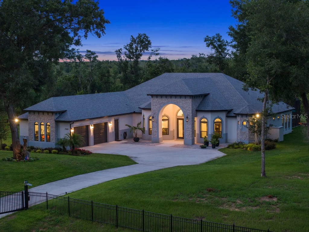 20404 Wolf Springs Court Clermont FL 34715 - LAKE APOPKA G5071783 image1