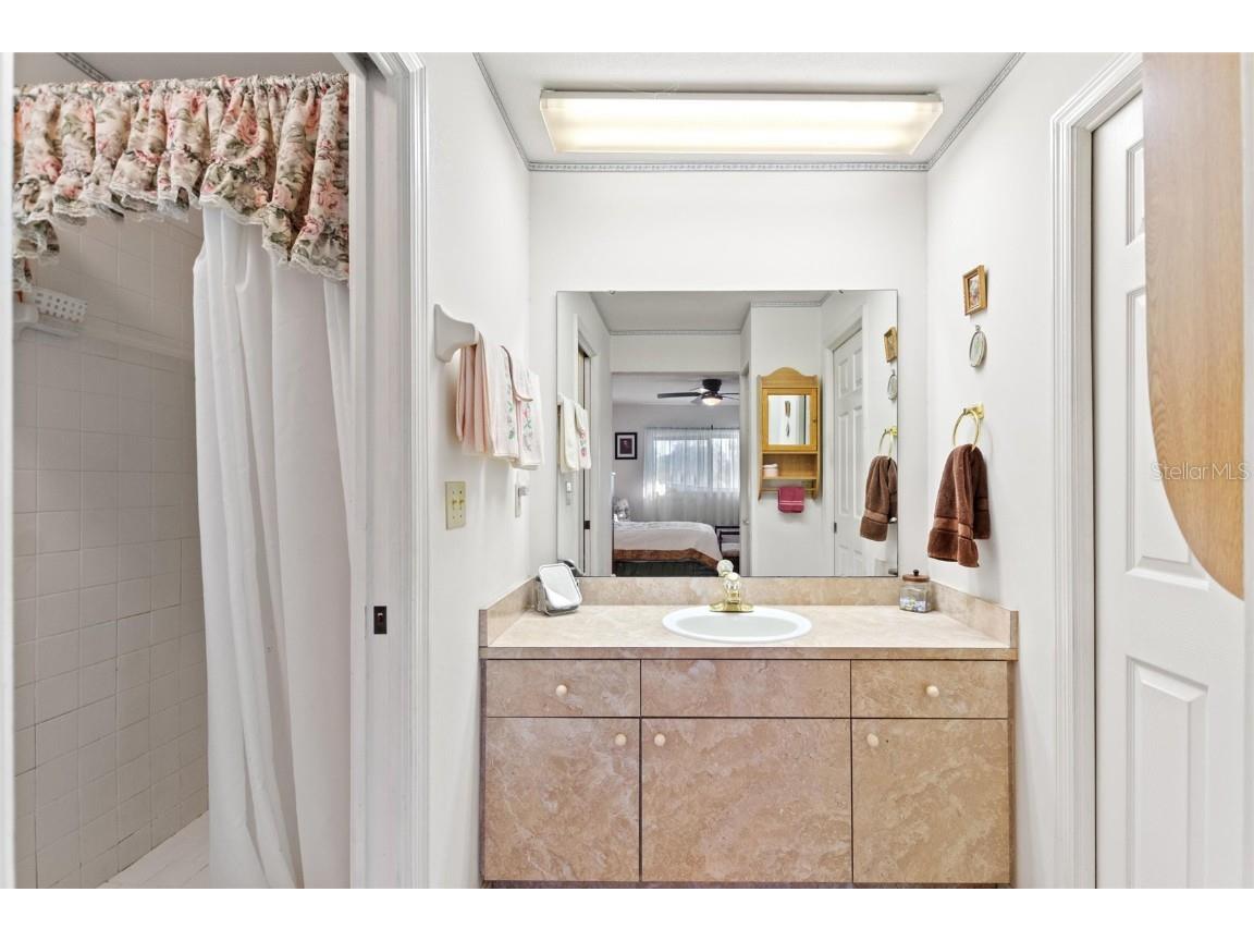 2041 Allamanda Drive Indian Lake Estates FL 33855 - LAKE WALK IN WATER TB8443630 image19