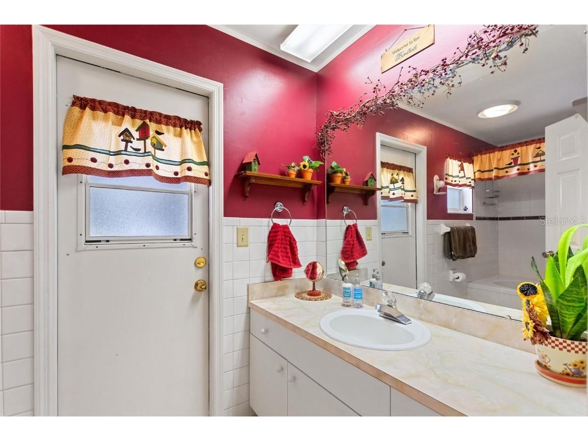 2041 Allamanda Drive Indian Lake Estates FL 33855 - LAKE WALK IN WATER TB8443630 image25