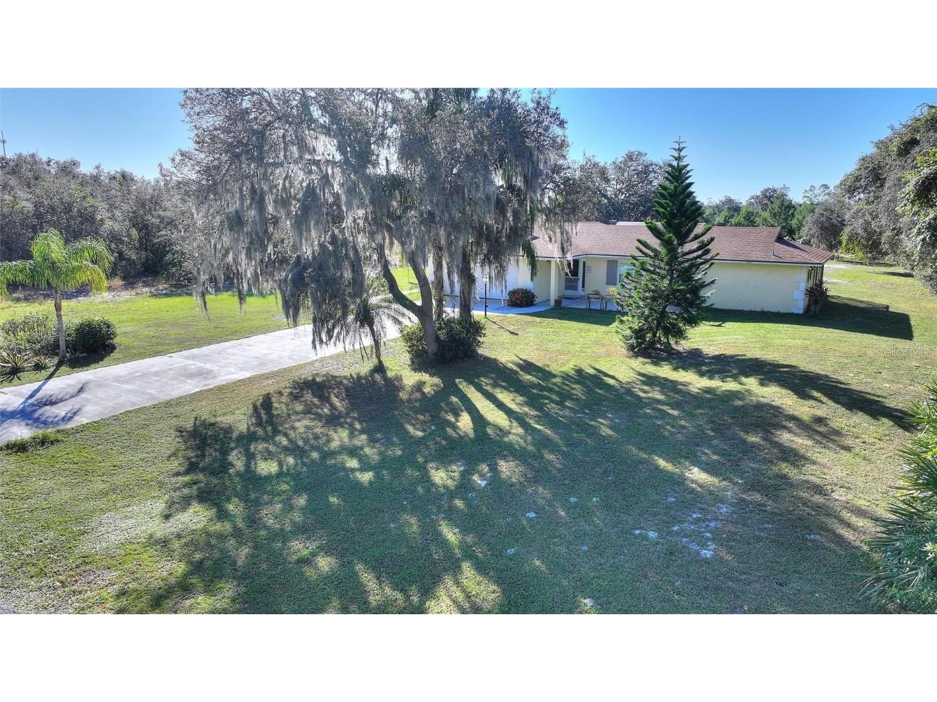 2041 Allamanda Drive Indian Lake Estates FL 33855 - LAKE WALK IN WATER TB8443630 image35