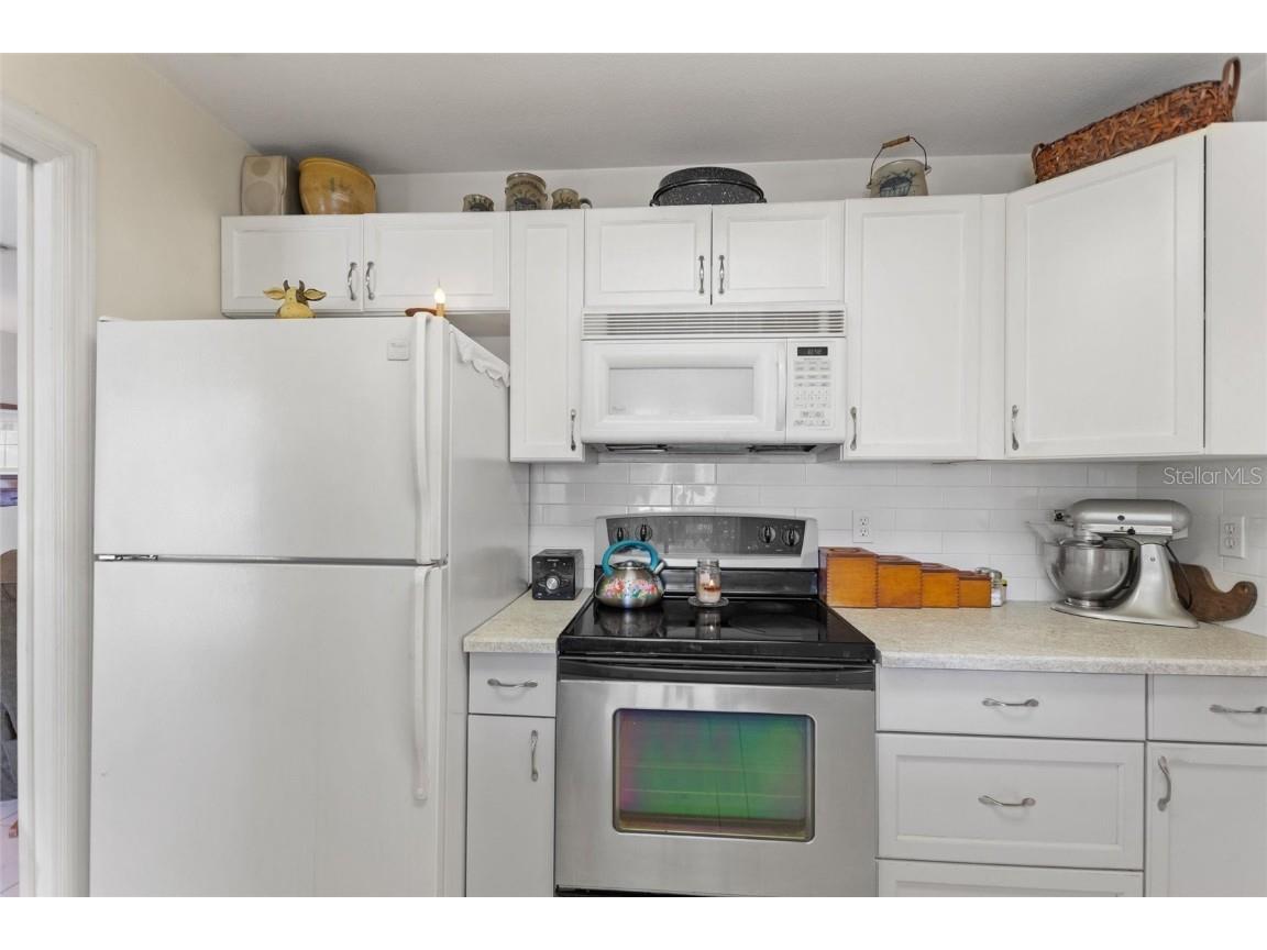 2041 Allamanda Drive Indian Lake Estates FL 33855 - LAKE WALK IN WATER TB8443630 image7