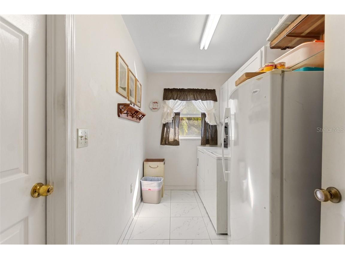 2041 Allamanda Drive Indian Lake Estates FL 33855 - LAKE WALK IN WATER TB8443630 image9