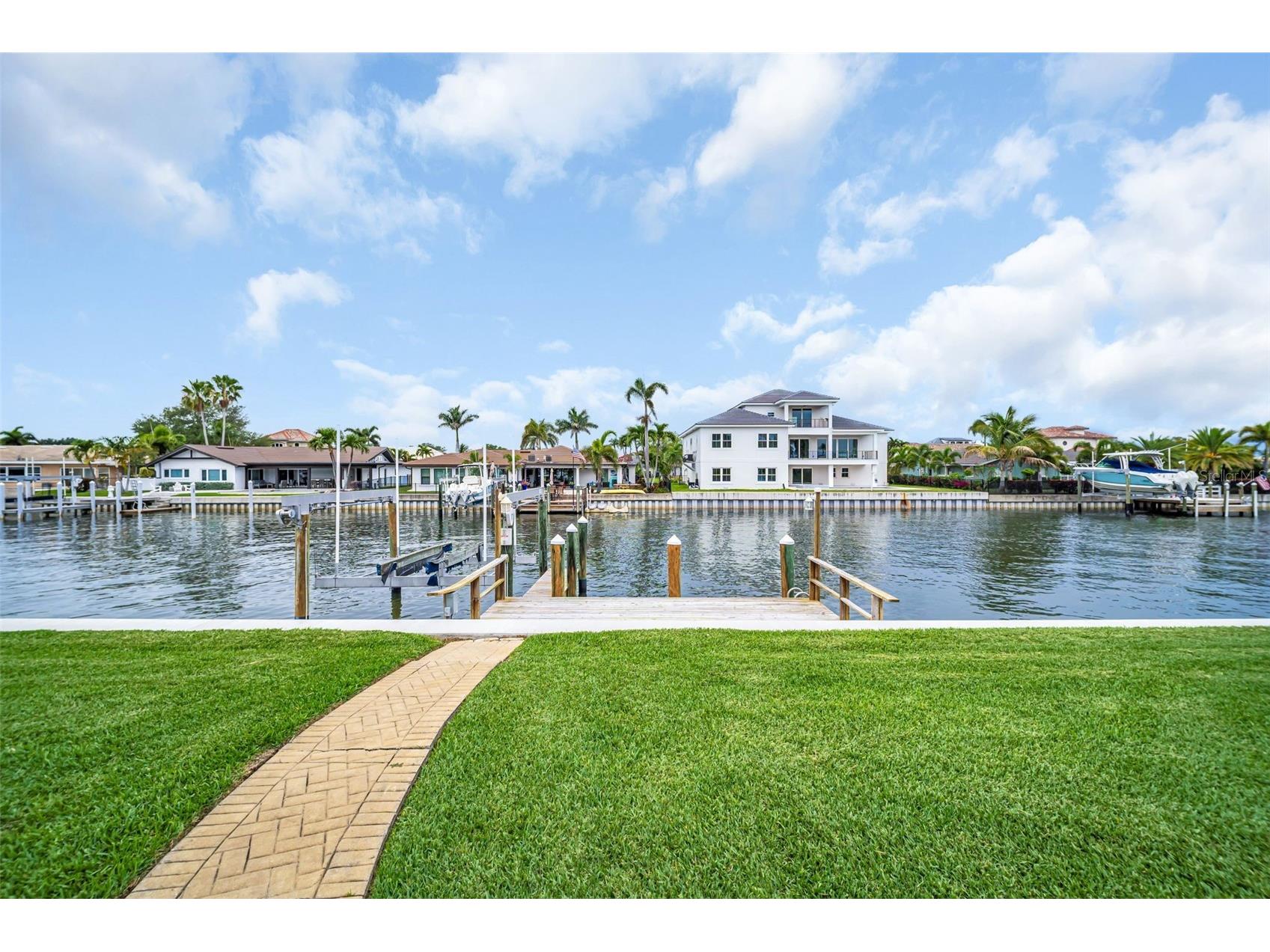 2041 Carolina Avenue NE Saint Petersburg FL 33703 TB8506047 image52