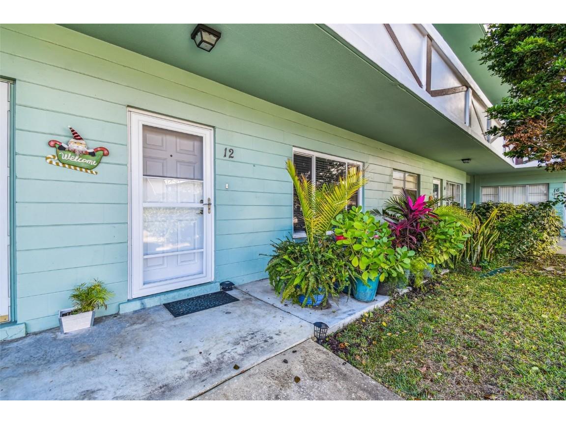 2042 Australia Way W #12 Clearwater FL 33763 U8208999 image1