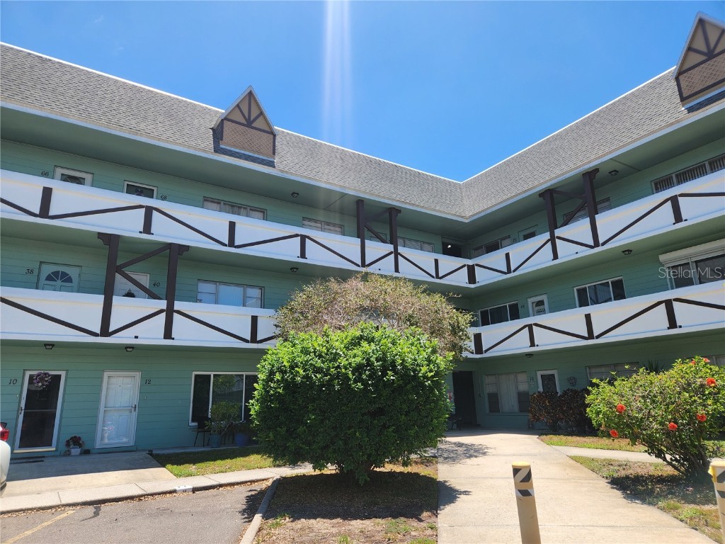2042 Australia Way W #38 Clearwater FL 33763 U8246756 image1