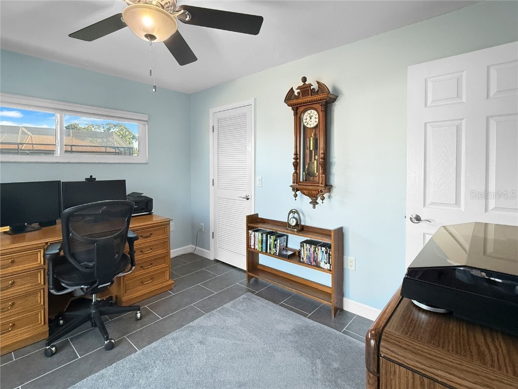 2042 Country Meadows Place Sarasota FL 34235 A4673225 image19