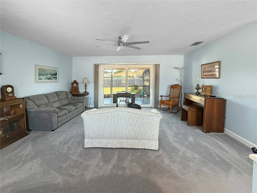 2042 Country Meadows Place Sarasota FL 34235 A4673225 image3