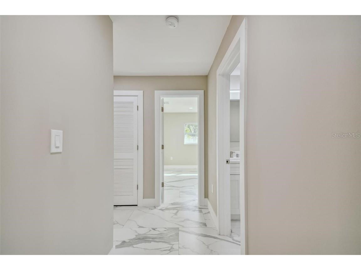 2042 Craft Lane Sarasota FL 34239 TB8418717 image24