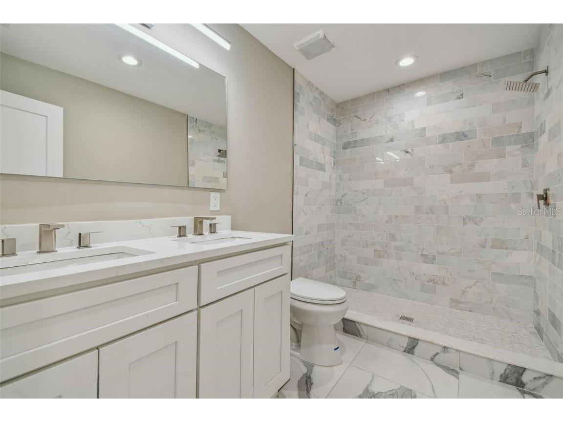 2042 Craft Lane Sarasota FL 34239 TB8418717 image28