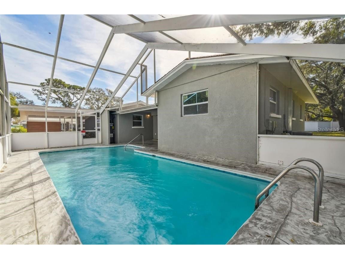 2042 Craft Lane Sarasota FL 34239 TB8418717 image37