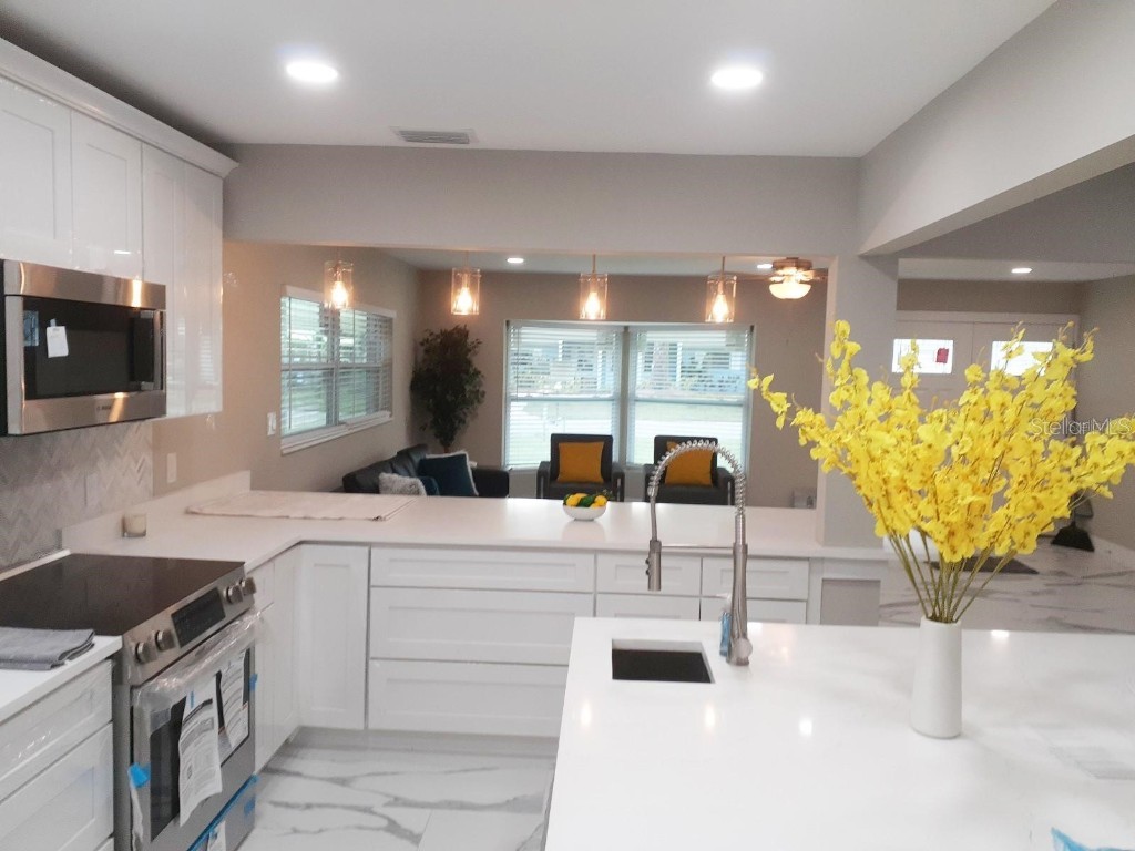 2042 Craft Lane Sarasota FL 34239 TB8418717 image6