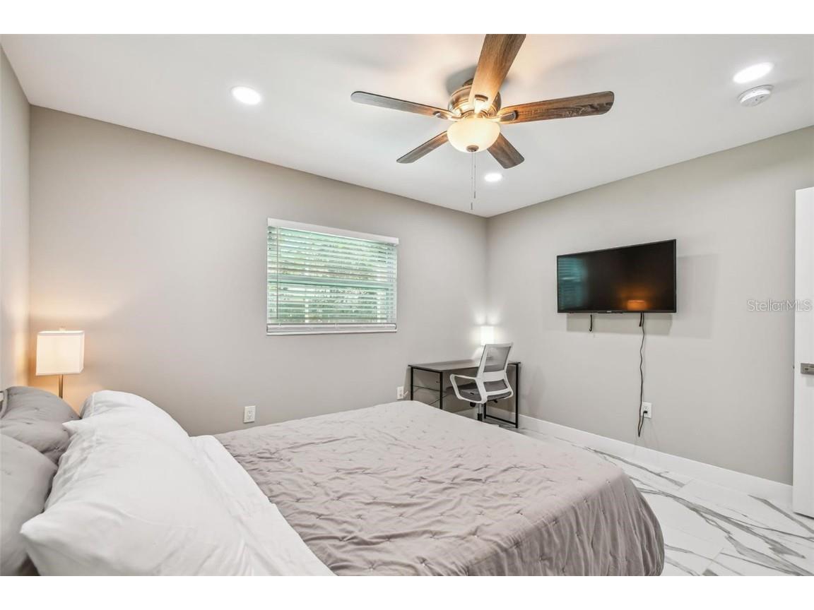 2042 Craft Lane Sarasota FL 34239 TB8418717 image68