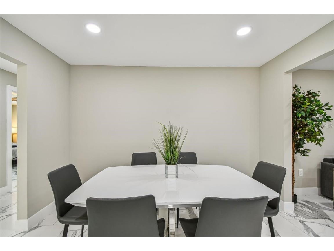 2042 Craft Lane Sarasota FL 34239 TB8418717 image79