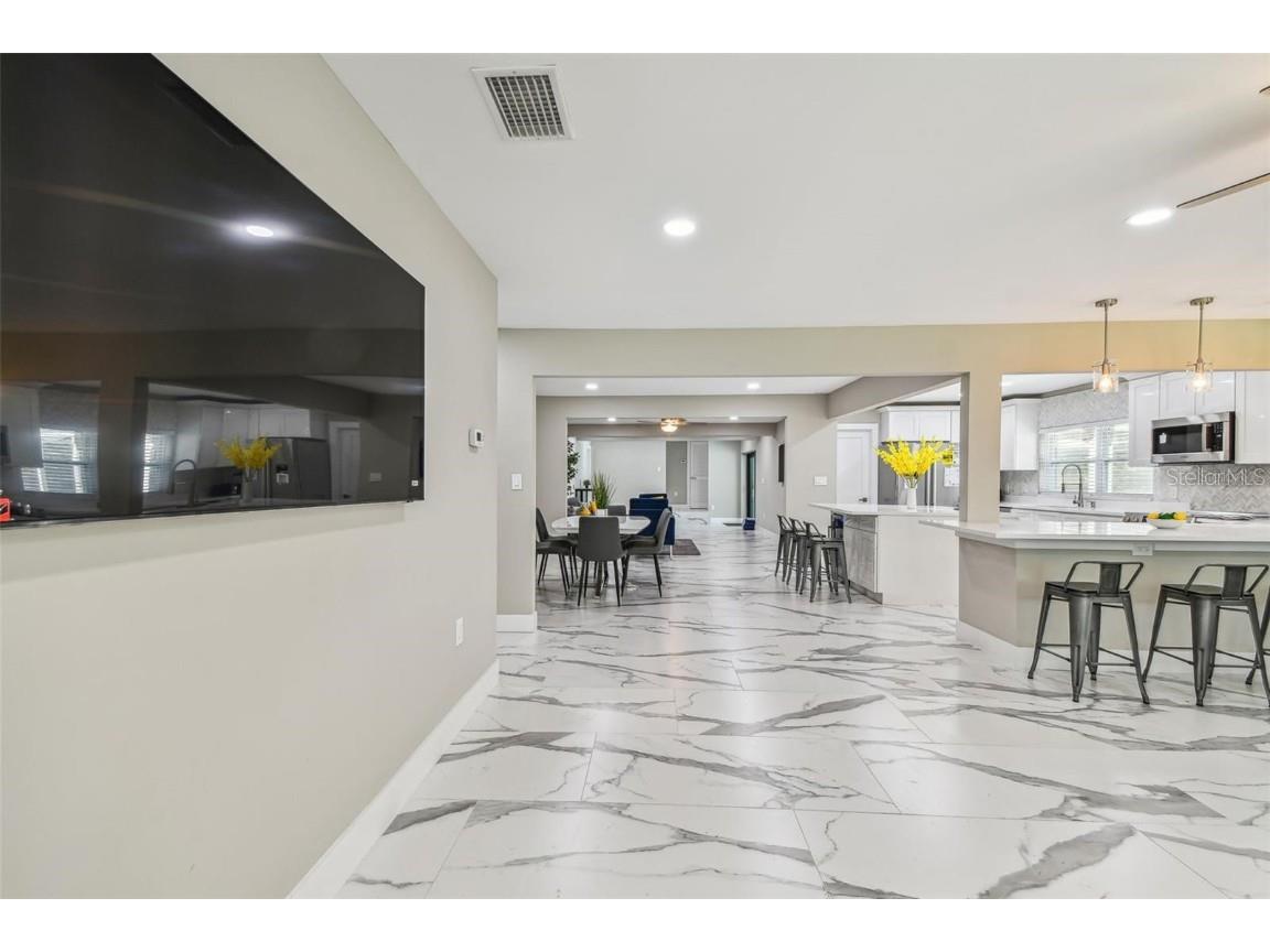 2042 Craft Lane Sarasota FL 34239 TB8418717 image86