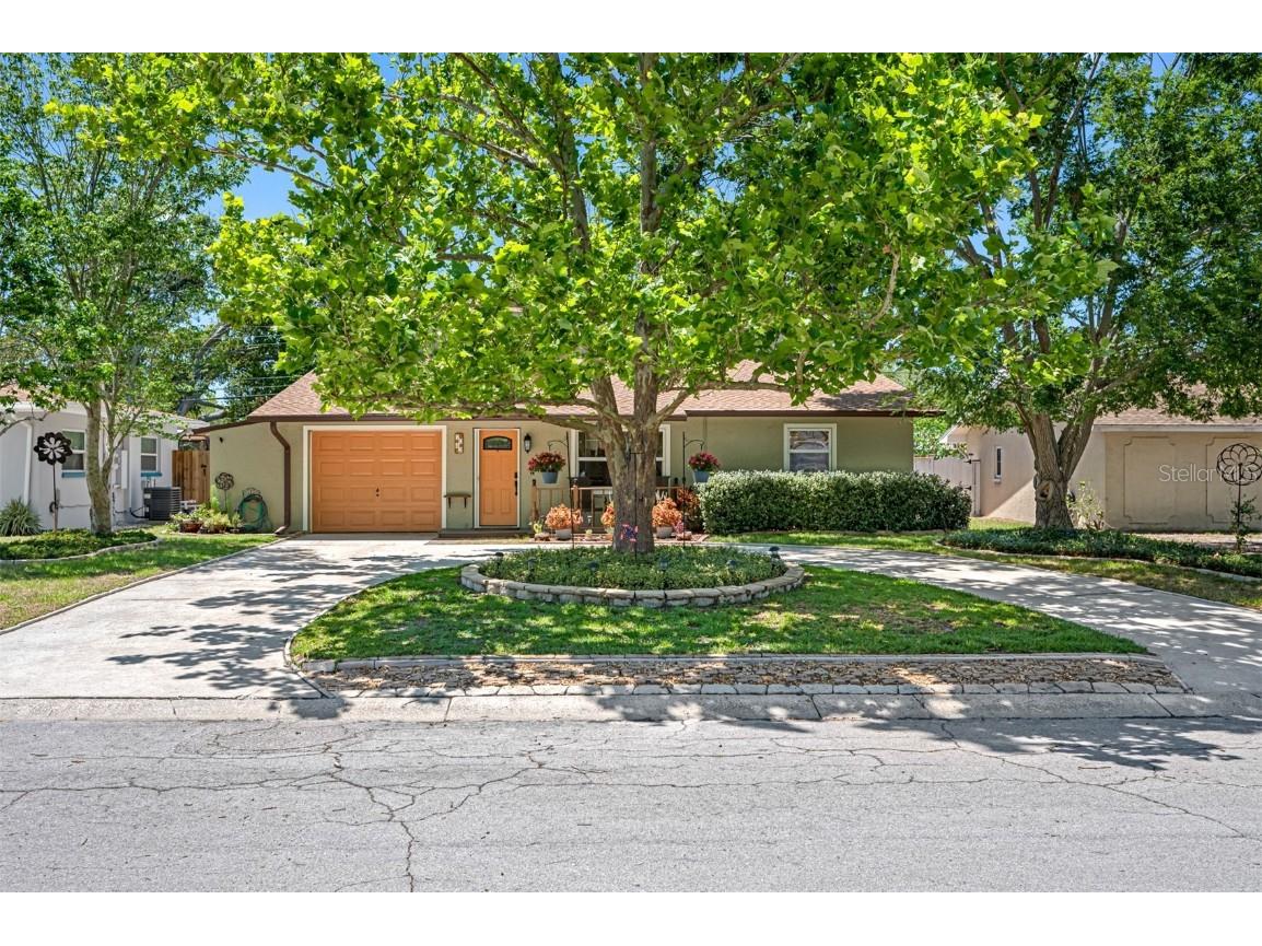 2042 Georgianna Street Largo FL 33774 U8199424 image1