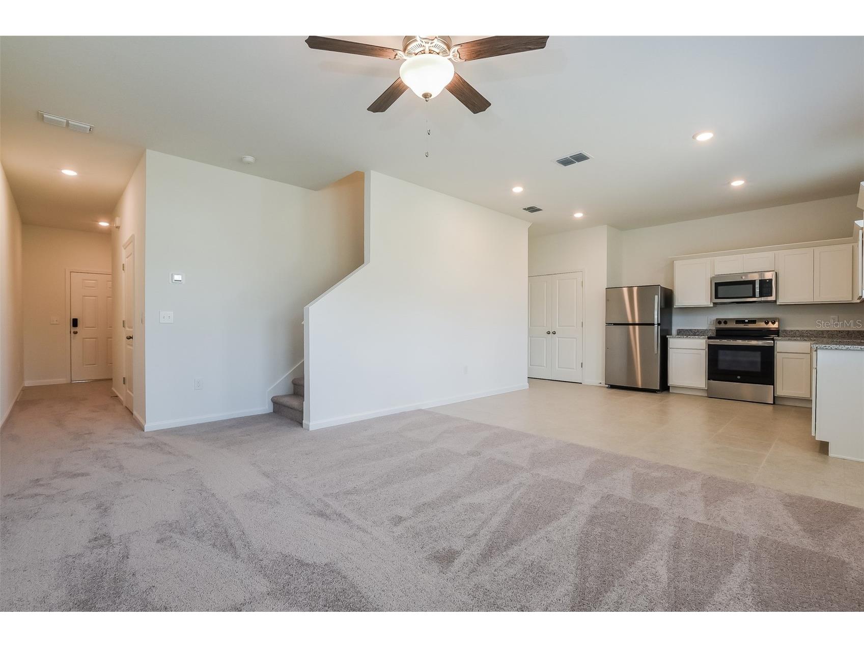 2042 Hemingway Circle Groveland FL 34736 O6395377 image5