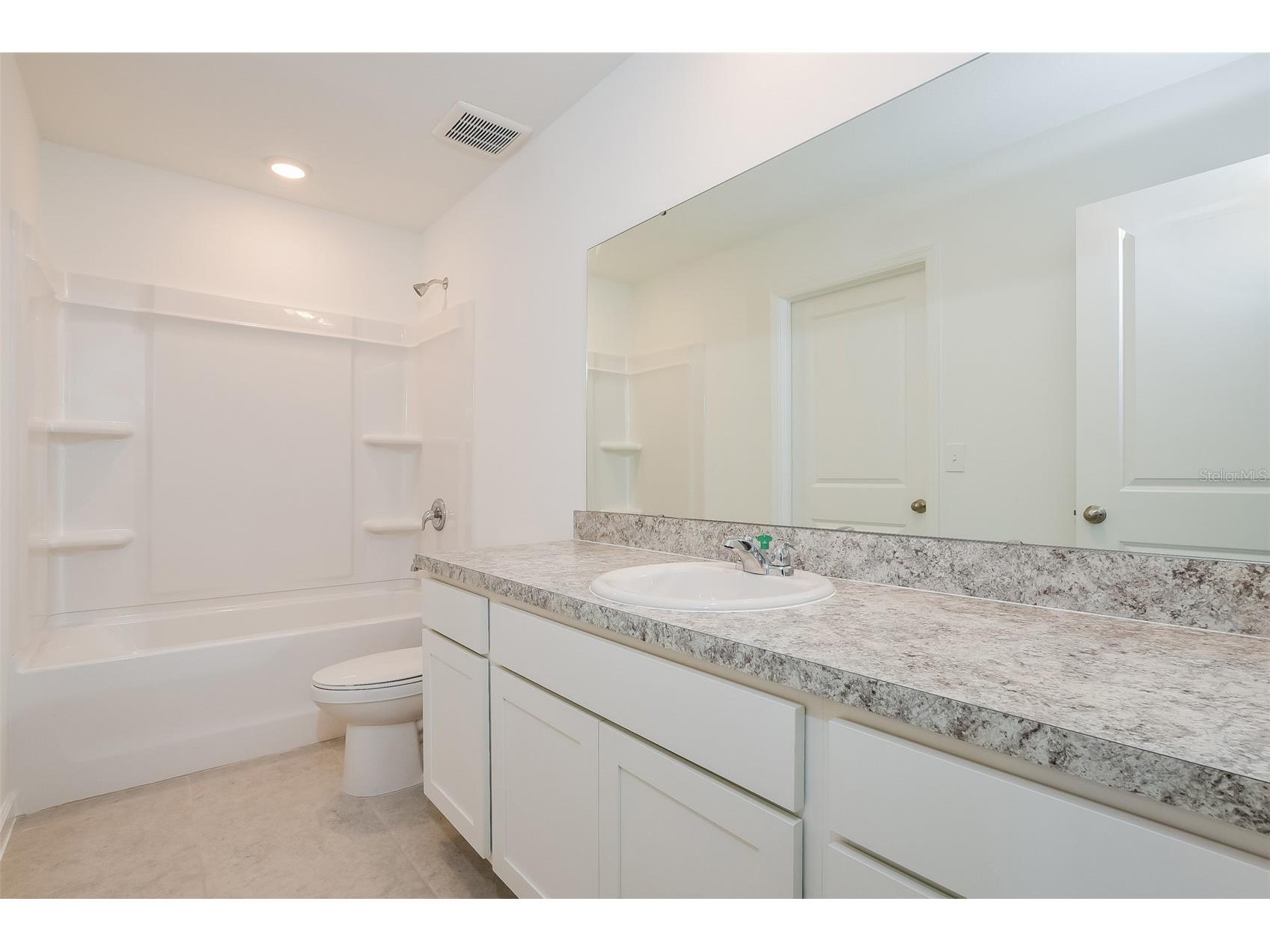 2042 Hemingway Circle Groveland FL 34736 O6395377 image9
