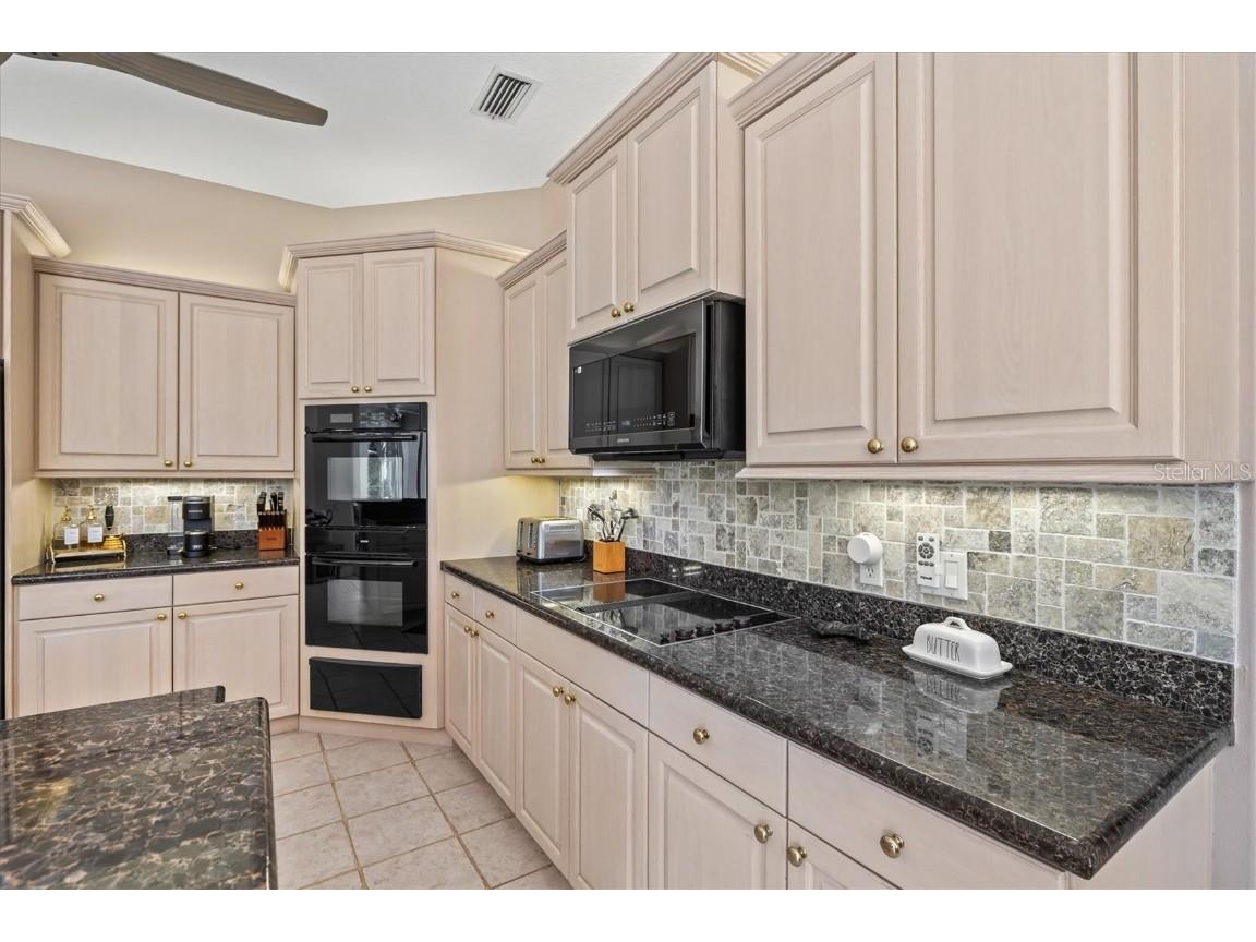 2042 Timucua Trail Nokomis FL 34275 A4668854 image20