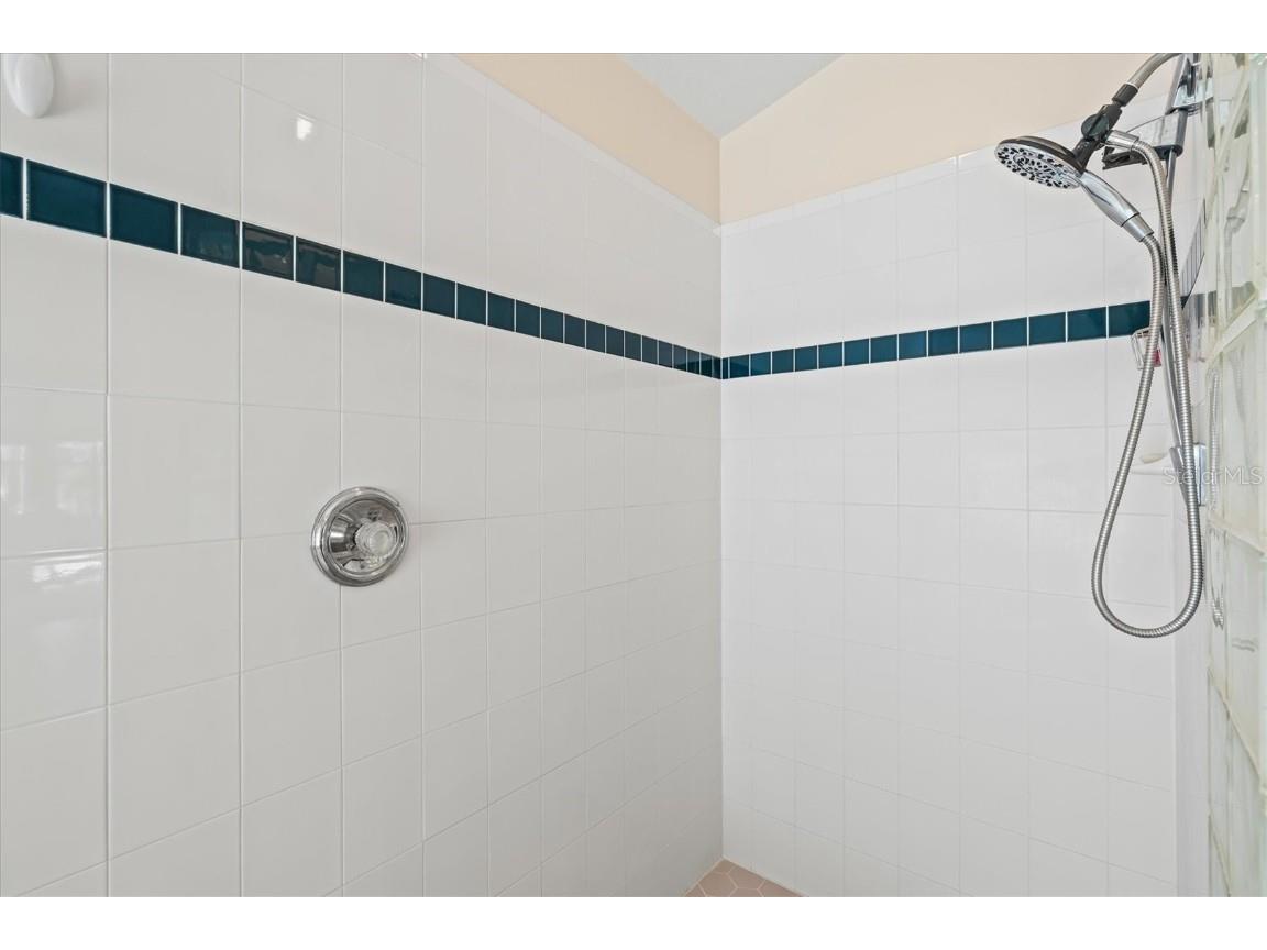 2042 Timucua Trail Nokomis FL 34275 A4668854 image39