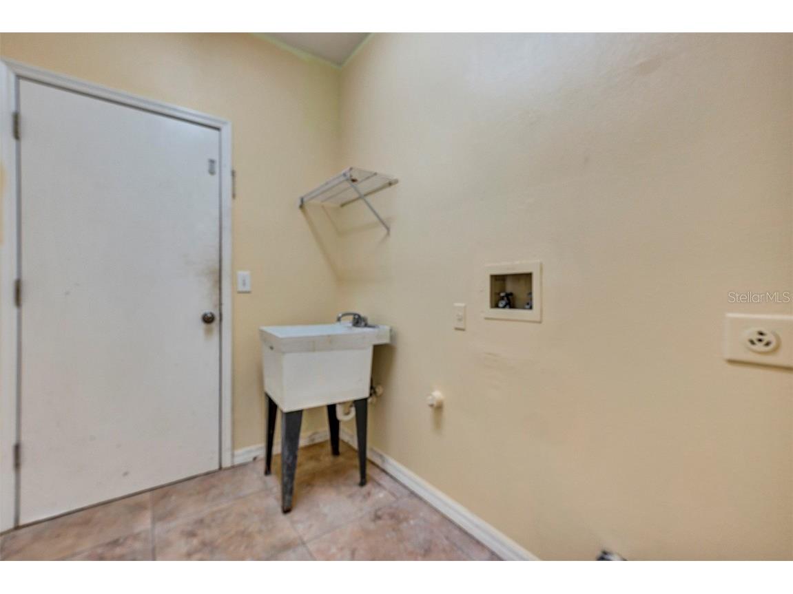 20423 Melville Street Orlando FL 32833 O6353369 image38