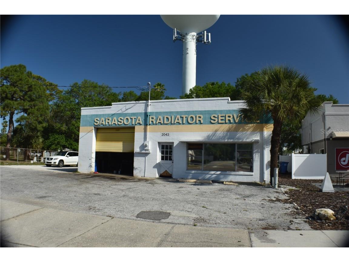 2043 Bee Ridge Road Sarasota FL 34239 N6120467 image1