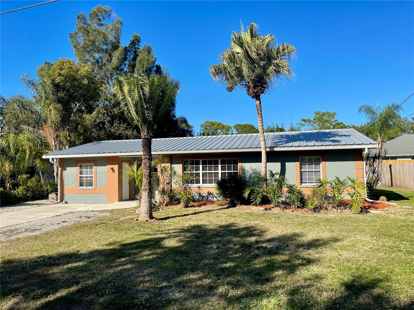 2043 Cordes Street Osprey FL 34229 A4677419 image1