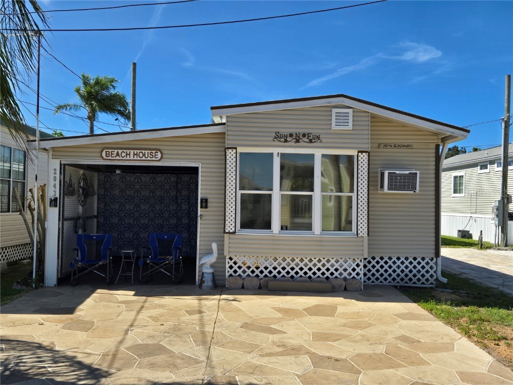 2043 Ketch Circle Palm Harbor FL 34683 TB8371264 image2