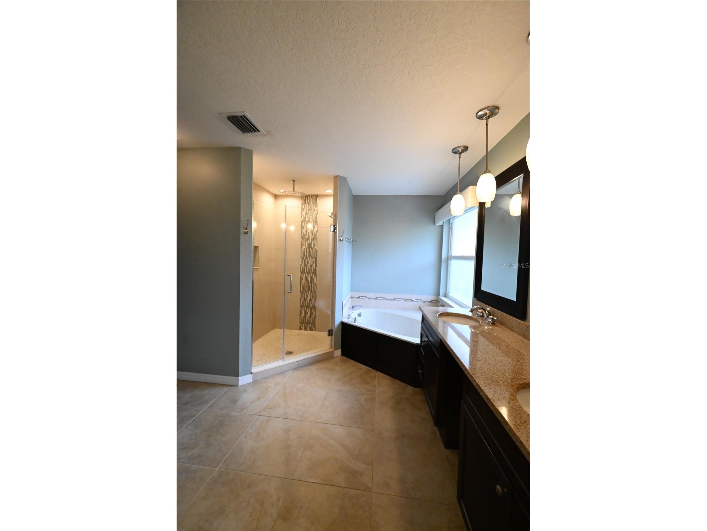 2043 Old Trenton Lane Sarasota FL 34232 A4698006 image16