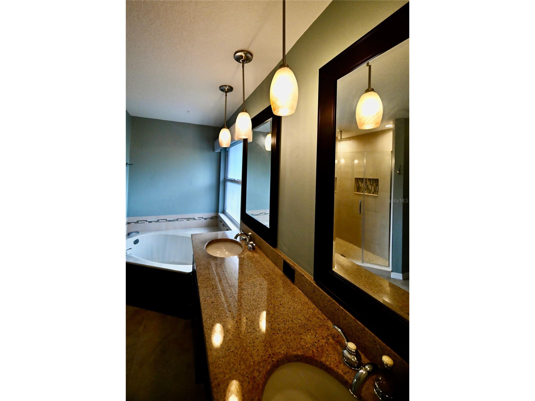 2043 Old Trenton Lane Sarasota FL 34232 A4698006 image24