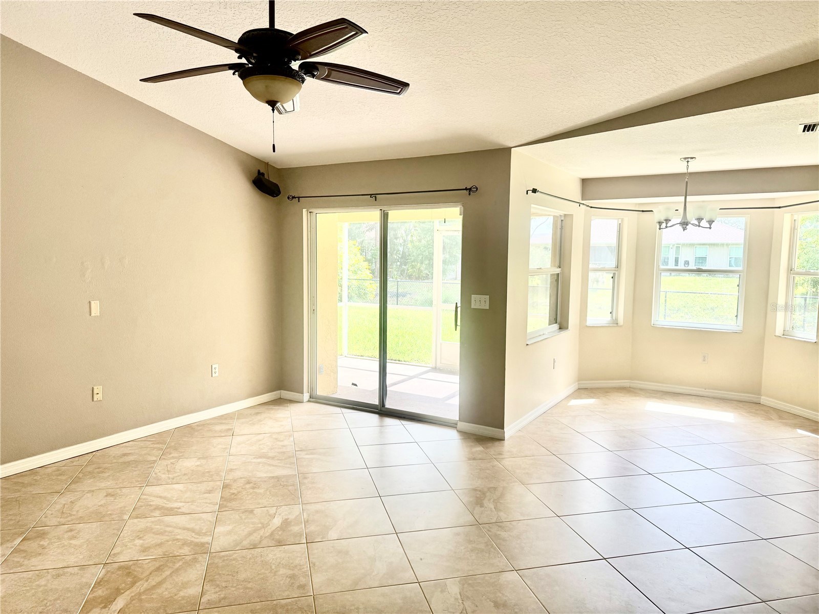 2043 Old Trenton Lane Sarasota FL 34232 A4698006 image3