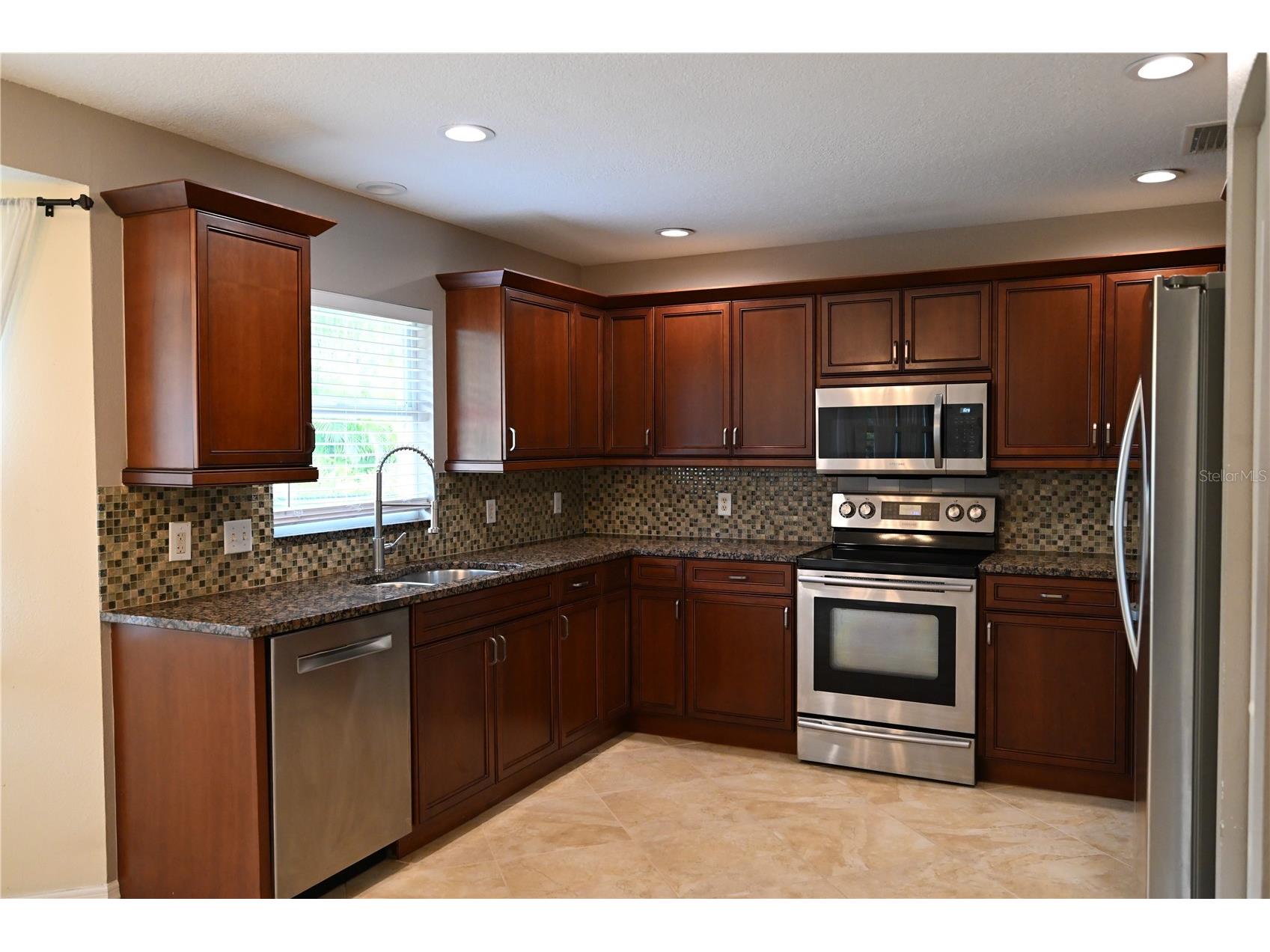 2043 Old Trenton Lane Sarasota FL 34232 A4698006 image4
