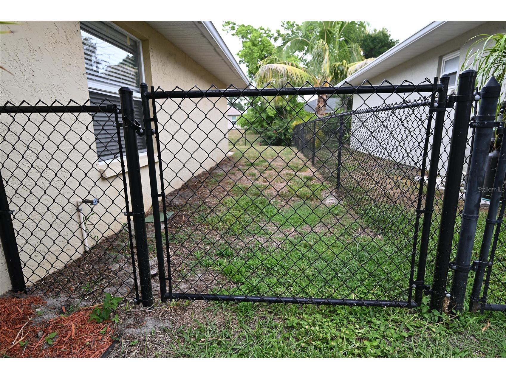 2043 Old Trenton Lane Sarasota FL 34232 A4698006 image41