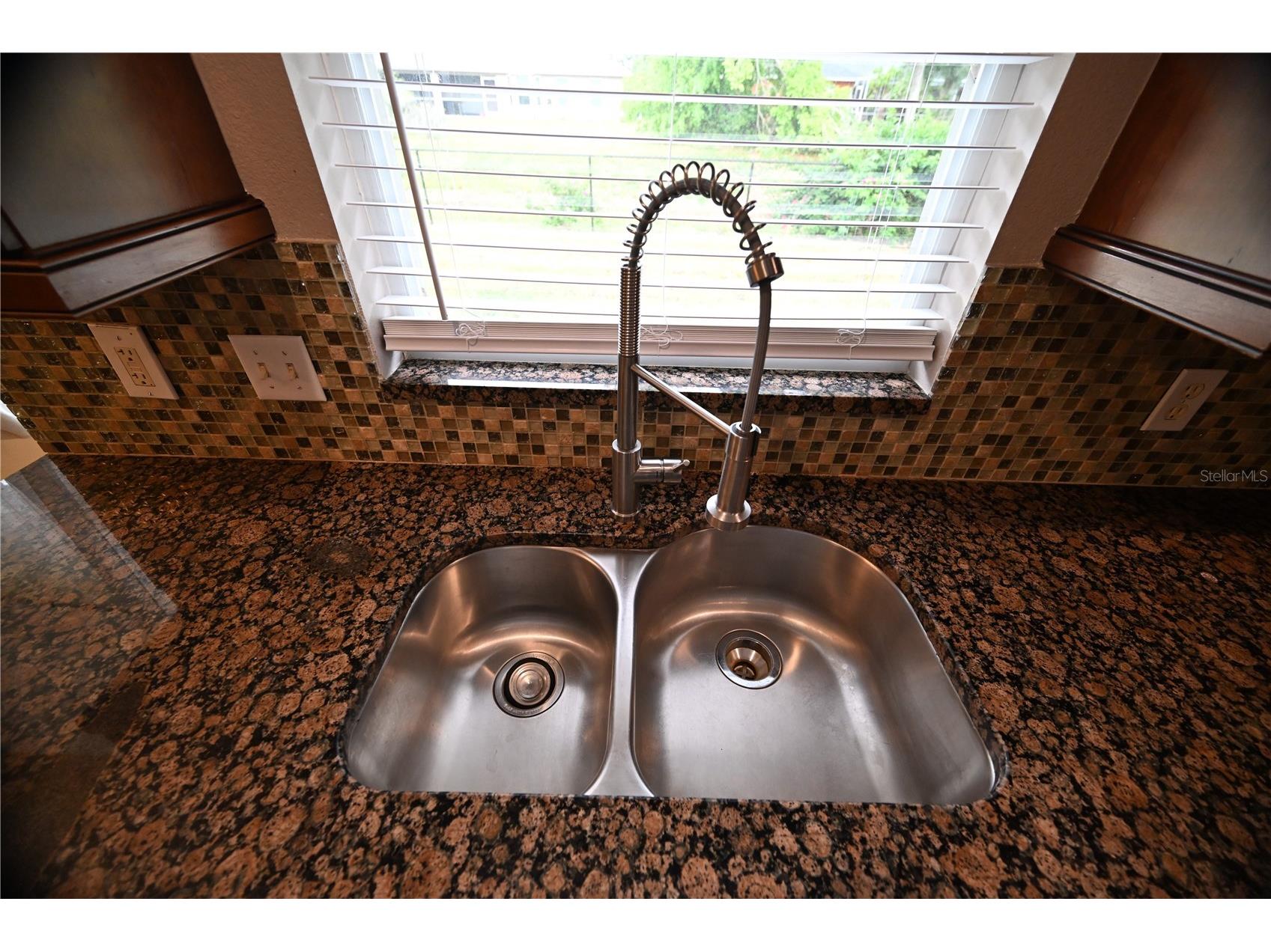 2043 Old Trenton Lane Sarasota FL 34232 A4698006 image6