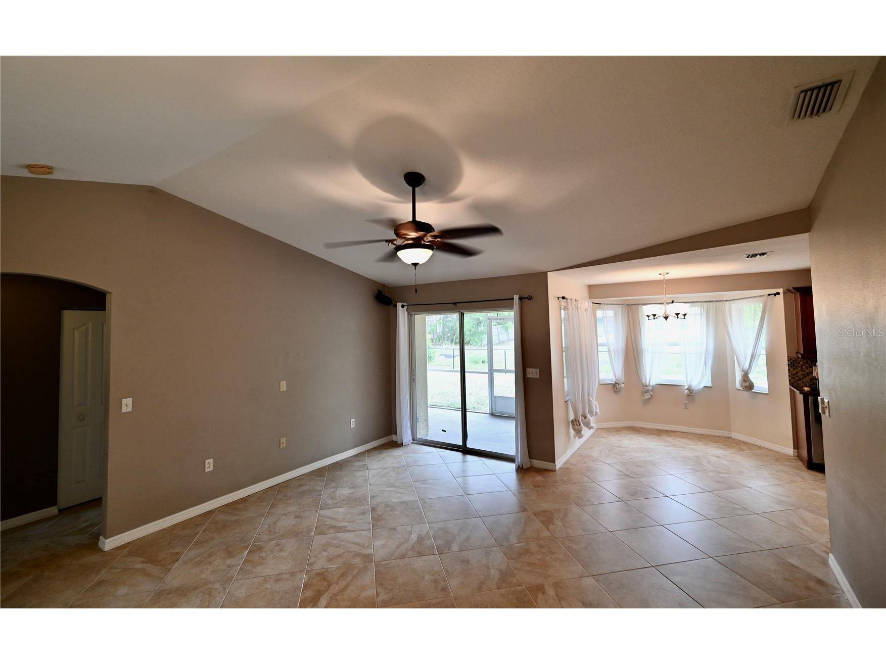 2043 Old Trenton Lane Sarasota FL 34232 A4698006 image9