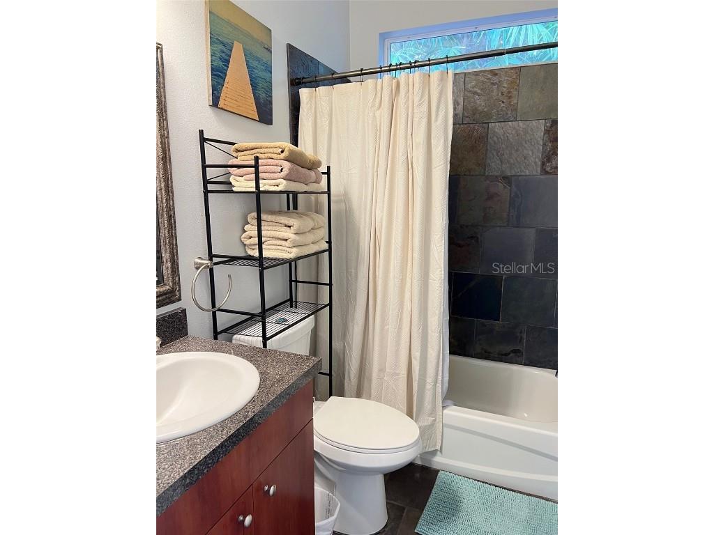 2043 Roselawn Street Sarasota FL 34231 A4586462 image10