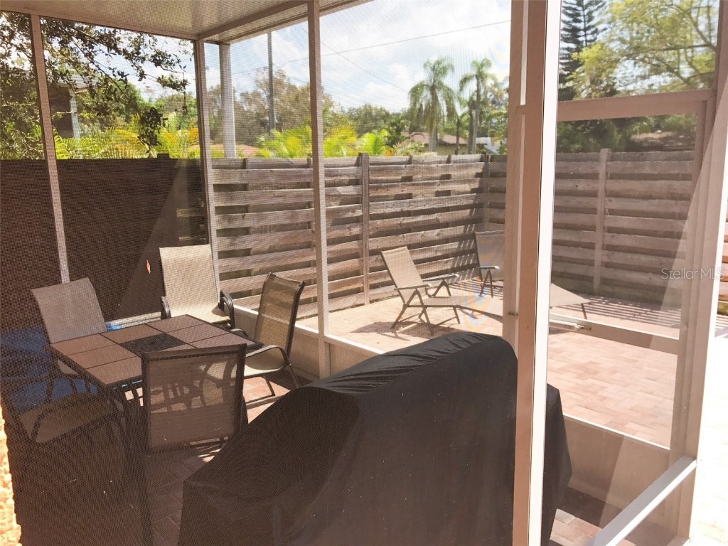 2043 Roselawn Street Sarasota FL 34231 A4586462 image12