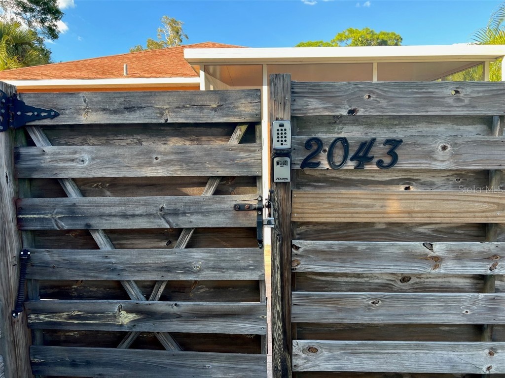 2043 Roselawn Street Sarasota FL 34231 A4586462 image13