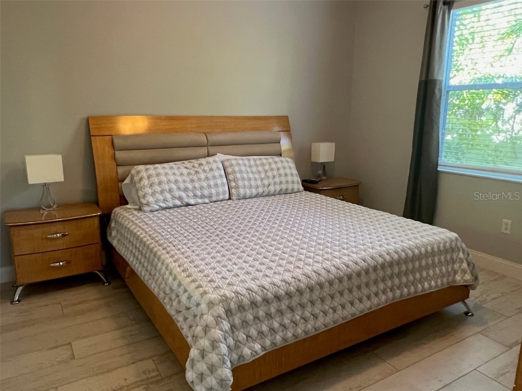 2043 Roselawn Street Sarasota FL 34231 A4586462 image6