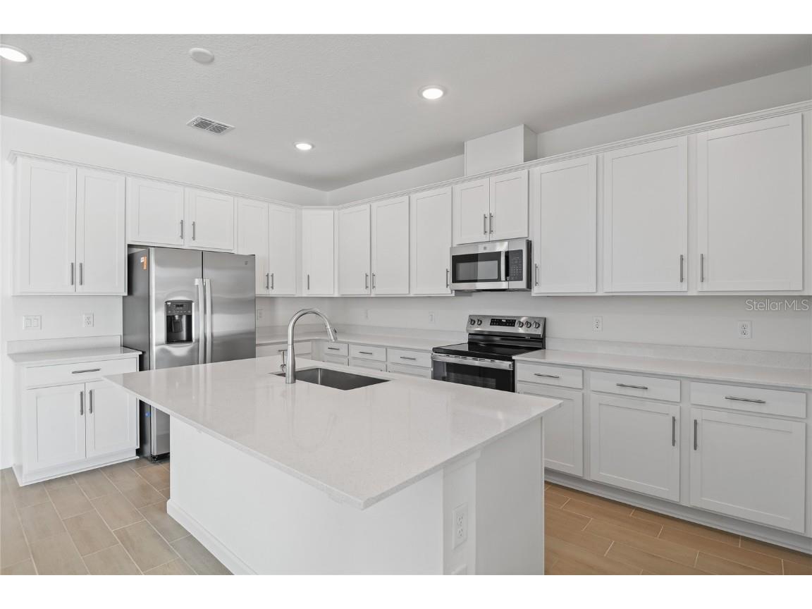 2043 Stetson Court Eagle Lake FL 33839 S5109089 image4